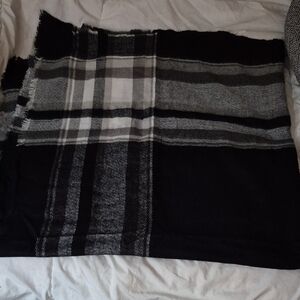 Zara Monochrome Checkered Scarf*